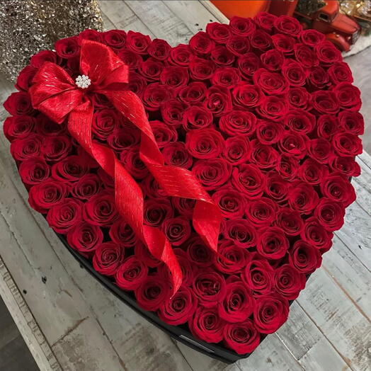 Caja de Corazon de 100 rosas 🌹