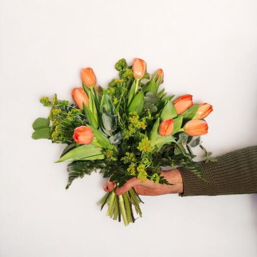 Ramo de 12 Tulipanes naranjas (No incluye jarron)