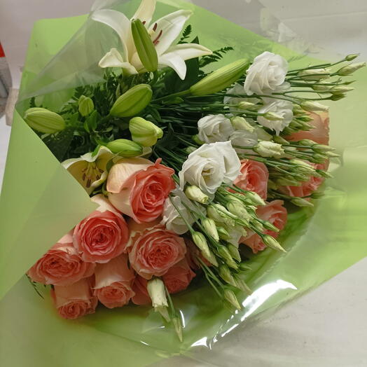 RAMO LISIANTUMS Y ROSAS