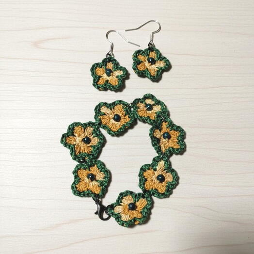 Pendientes y pulsera