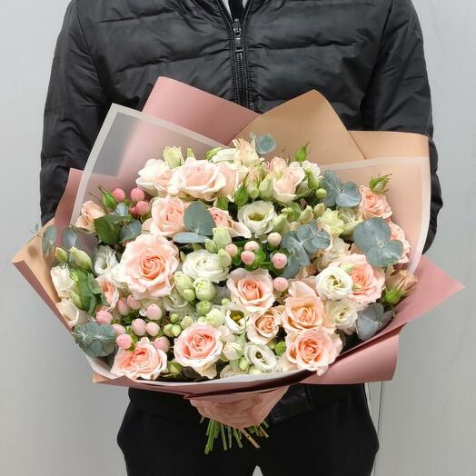 Rosas Rosadas y Eucalipto