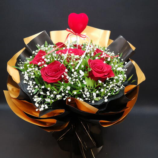 Ramos de rosas de rojas