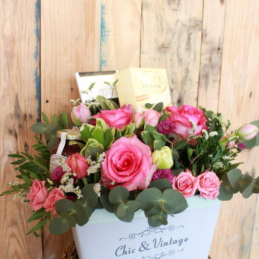 Caja regalo de flores y chocolates - DULCE