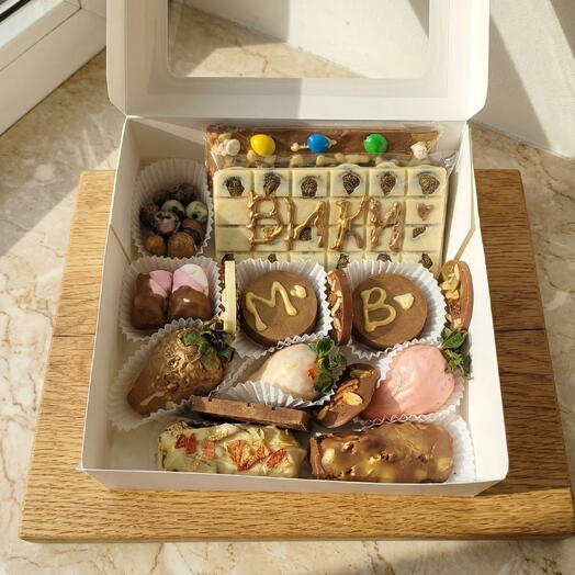 Caja surtido de dulces de chocolate artesanal