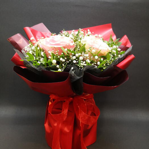 Rosa Sueno – Bouquet de Rosas Rosadas con Paniculata y Pistacia