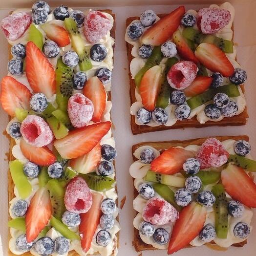 Milhojas con ganache y frutas del bosque