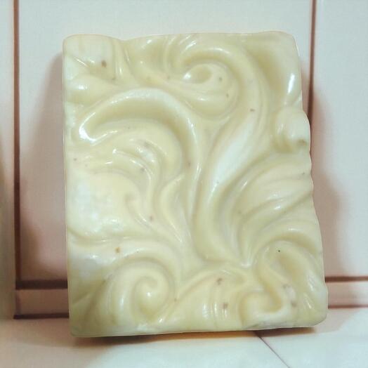 Artisanal Turmeric and Aloe Vera Soap – Natural and Illuminating