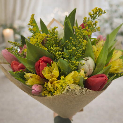 Счастливые тюльпаны