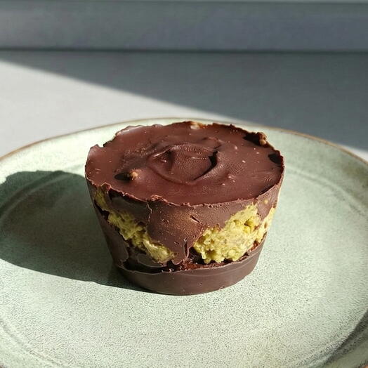 Mafins energetica con chocolate negro,crema de cacahuetes y pistachos