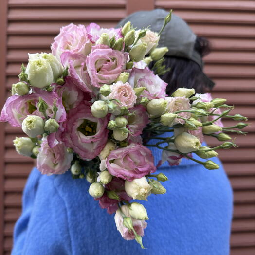 Cotton Candy Pink Lisianthus Bouquet (size M)