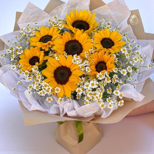 Ramo Soleado de Girasoles y Manzanilla — Energia y Alegria