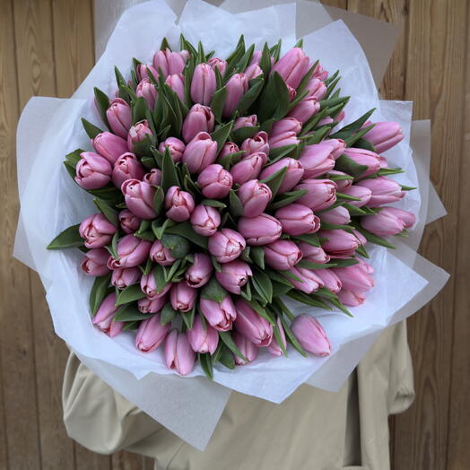 ramo de 101 tulipanes rosas