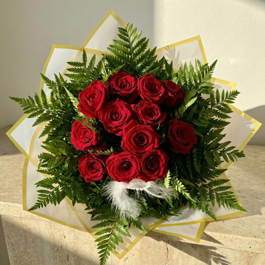 Love Bouquet – Single bouquet of Natural Red Roses with Decorative Heart